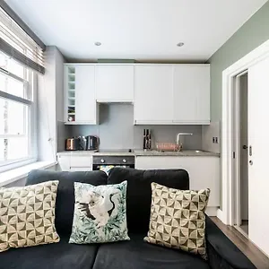  Apartment Beautiful Apartment, 5min Walk To