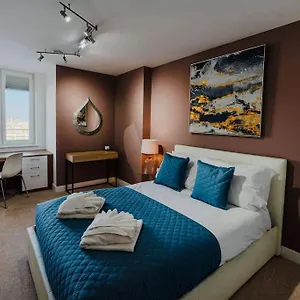  Apartment Marina With A View / 2 Bd Flat